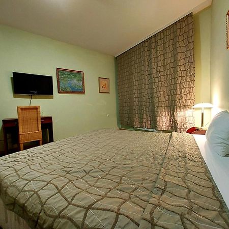 Family Art Hotel Gallery 普列文 外观 照片