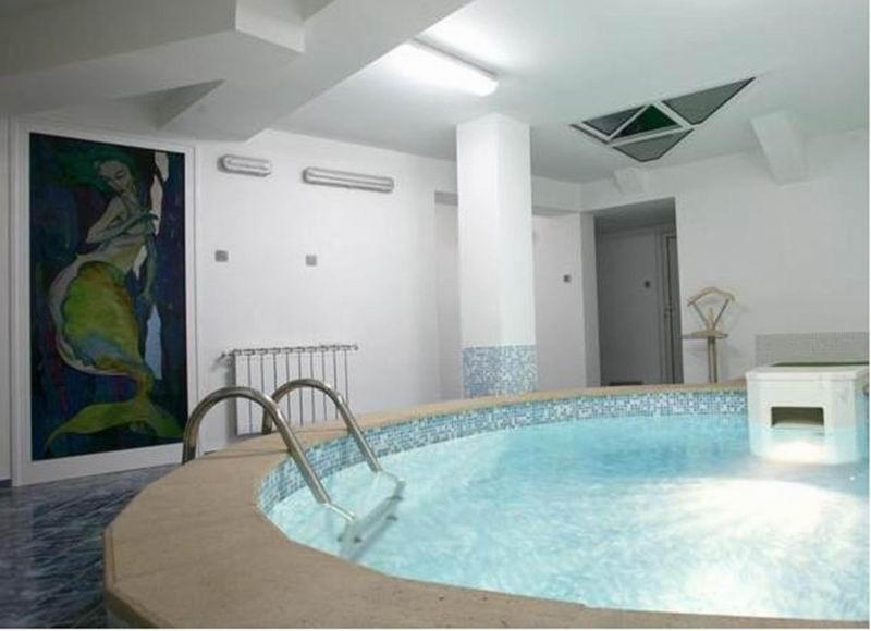 Family Art Hotel Gallery 普列文 外观 照片