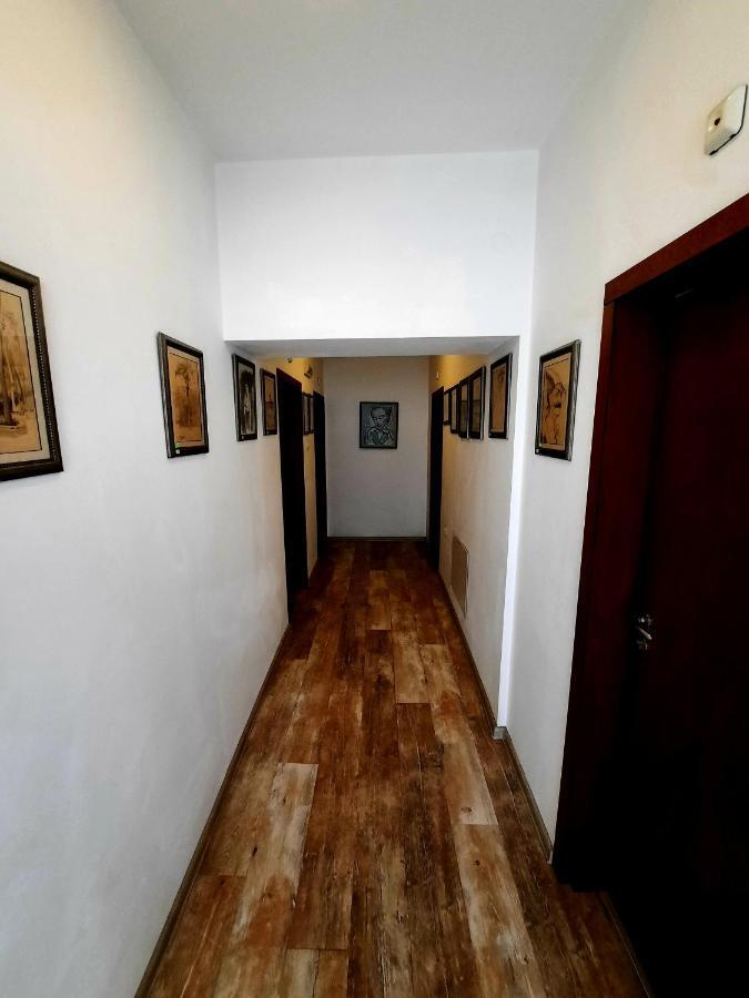 Family Art Hotel Gallery 普列文 外观 照片
