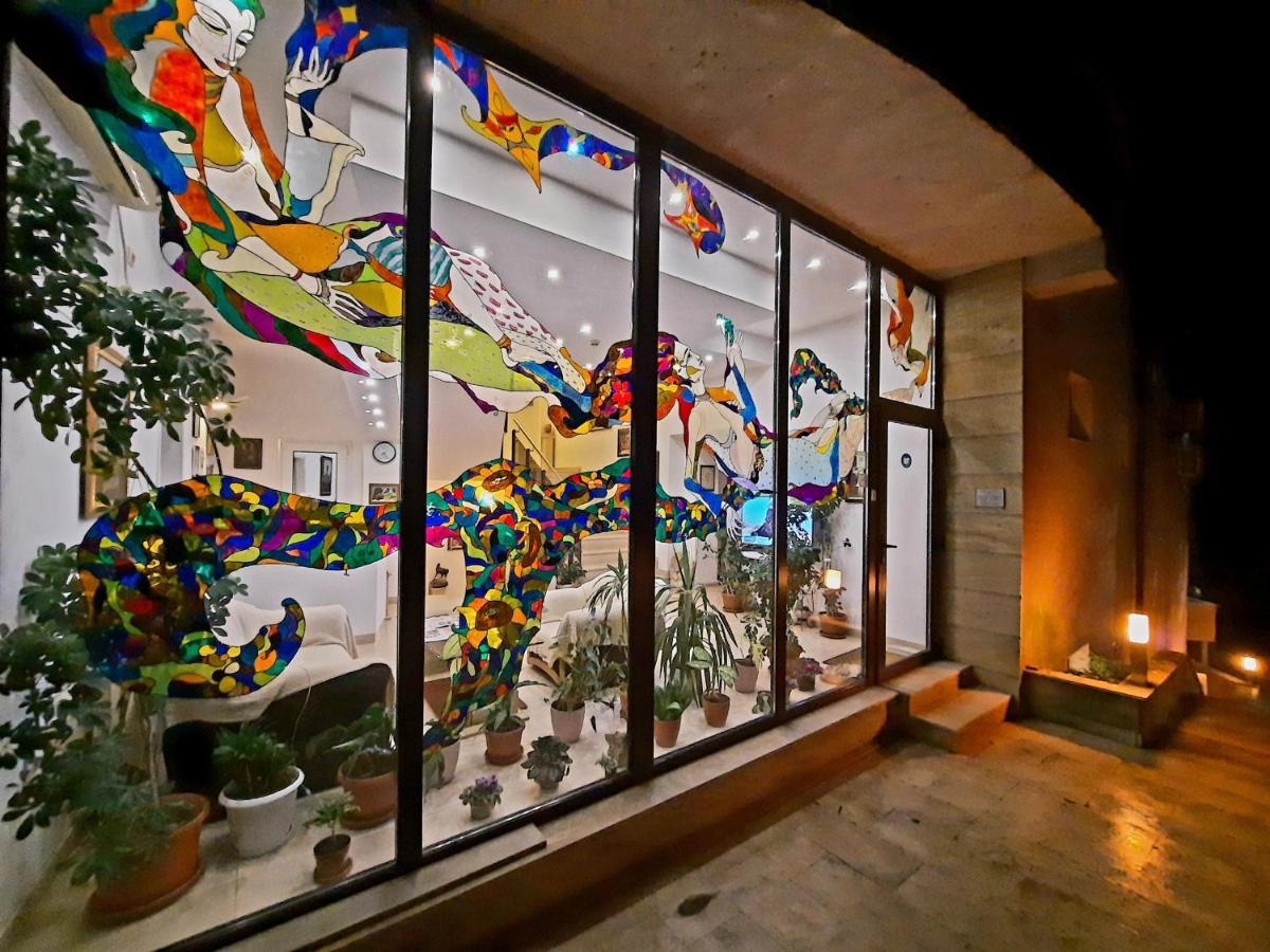 Family Art Hotel Gallery 普列文 外观 照片