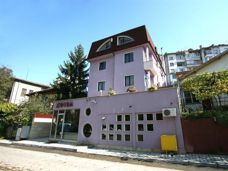 Family Art Hotel Gallery 普列文 外观 照片