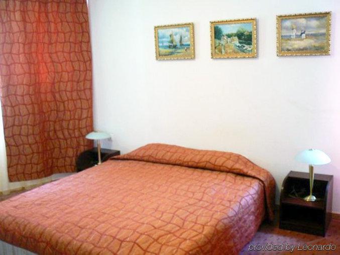 Family Art Hotel Gallery 普列文 外观 照片